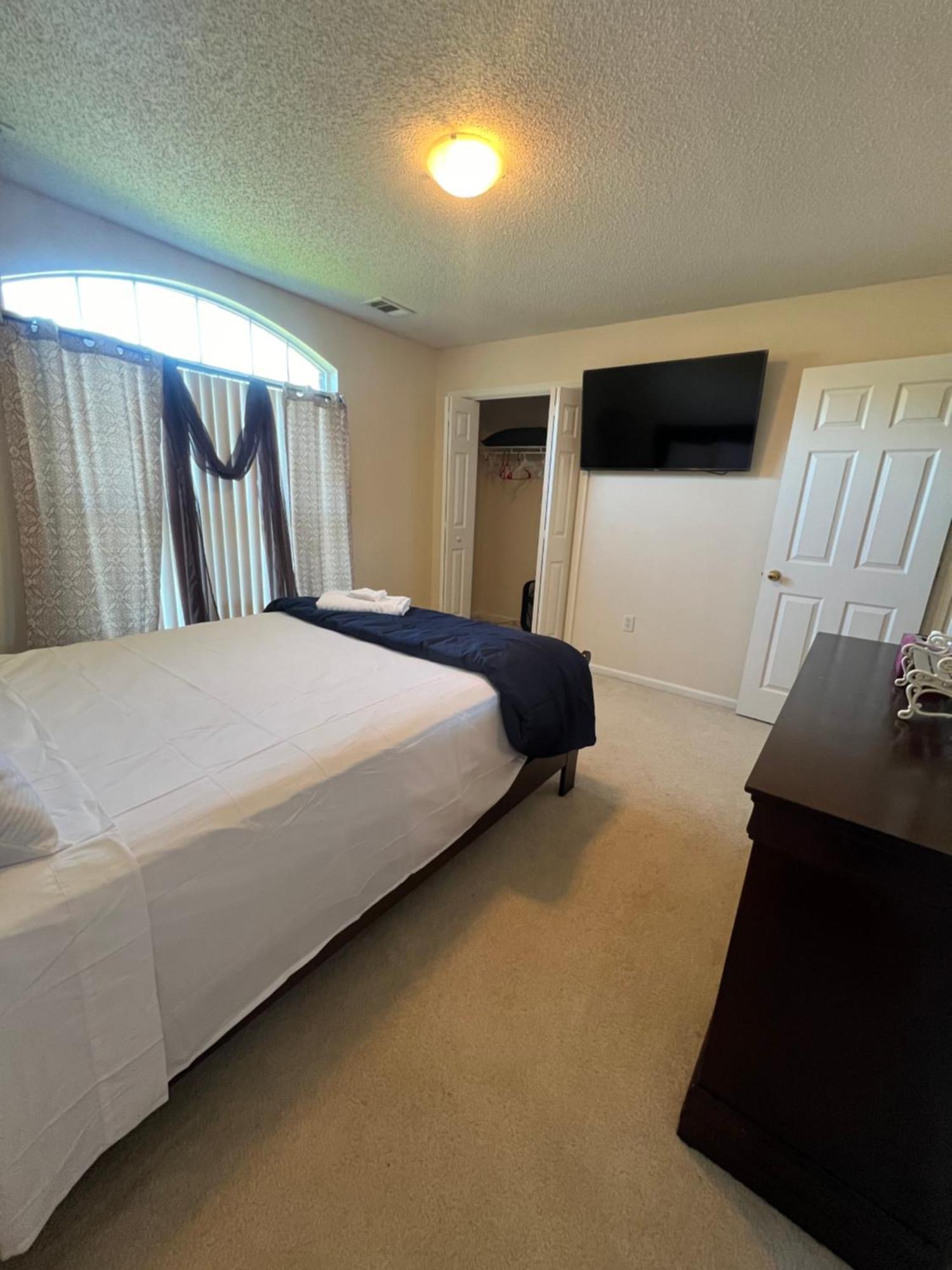 Spacious And Charming Holiday home